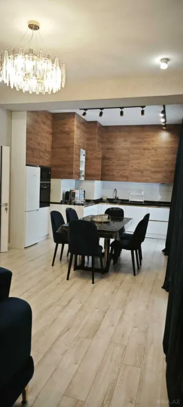 Satılır 3 otaqlı mənzil 115 m²