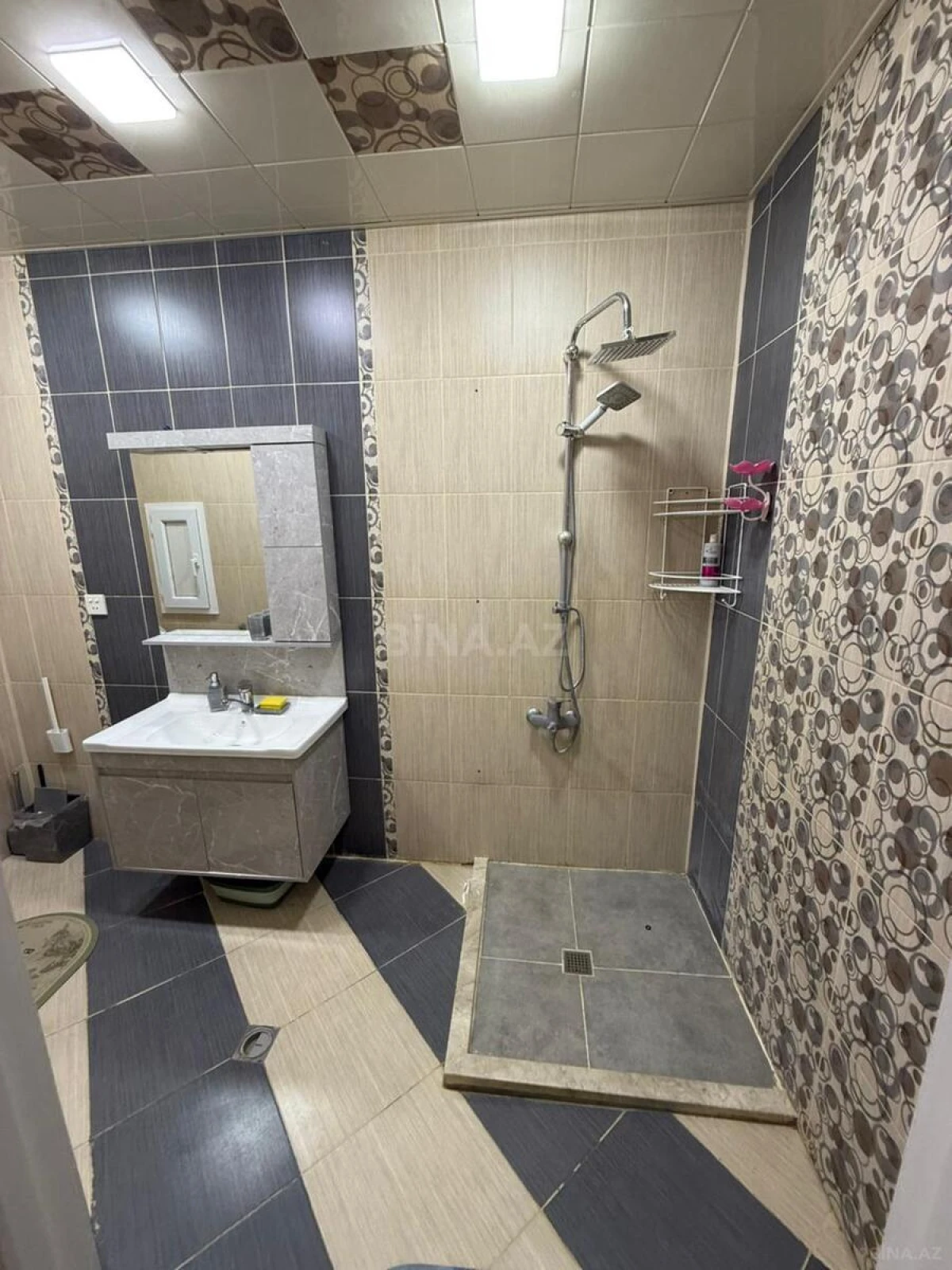 Kirayə verilir 3 otaqlı mənzil 125 m²