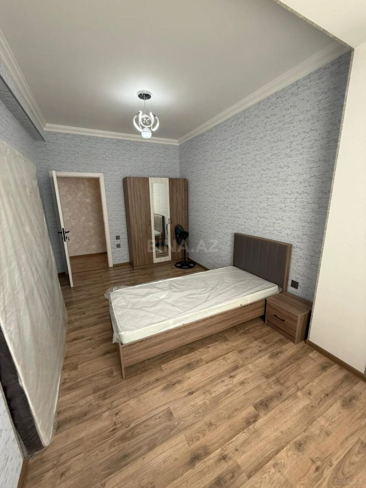 Kirayə verilir 3 otaqlı mənzil 125 m²