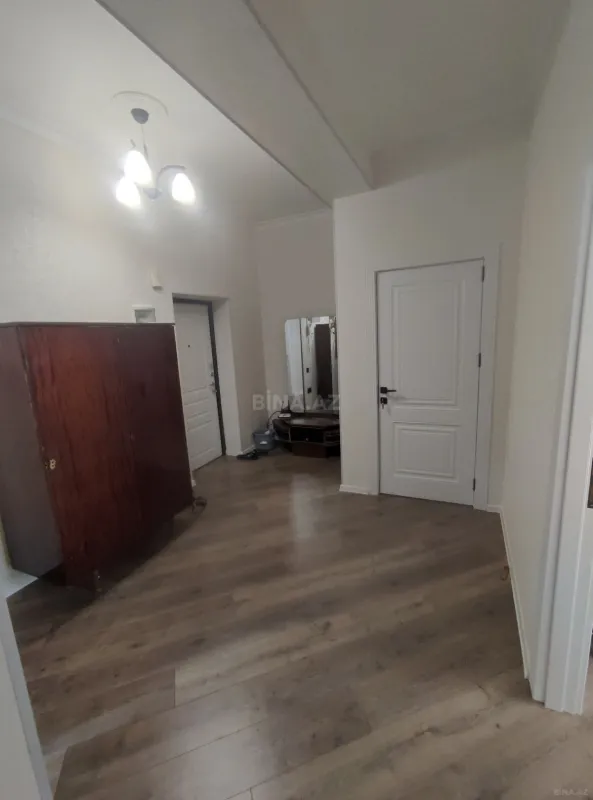 Kirayə verilir 2 otaqlı mənzil 84 m²