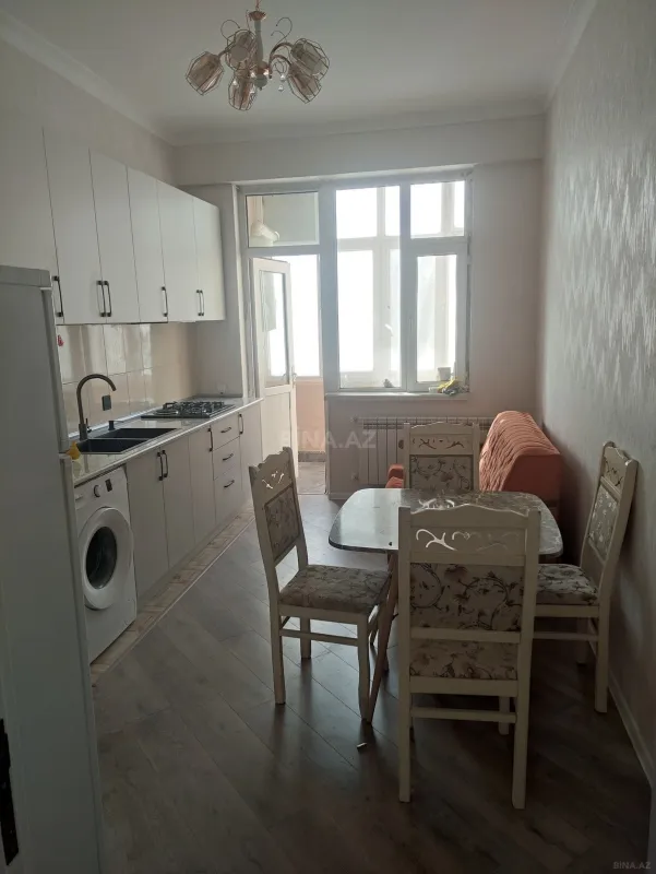Kirayə verilir 2 otaqlı mənzil 84 m²