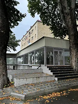 Kirayə verilir obyekt 700 m²