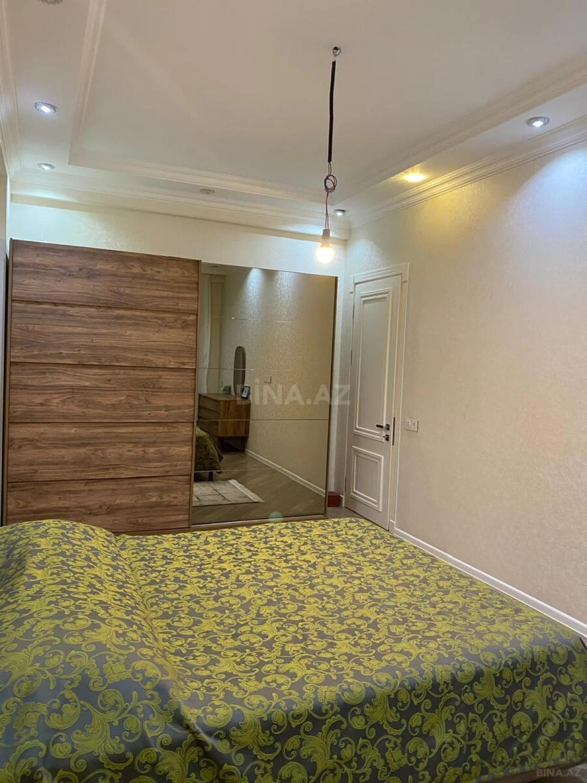 Satılır 3 otaqlı mənzil 122 m²