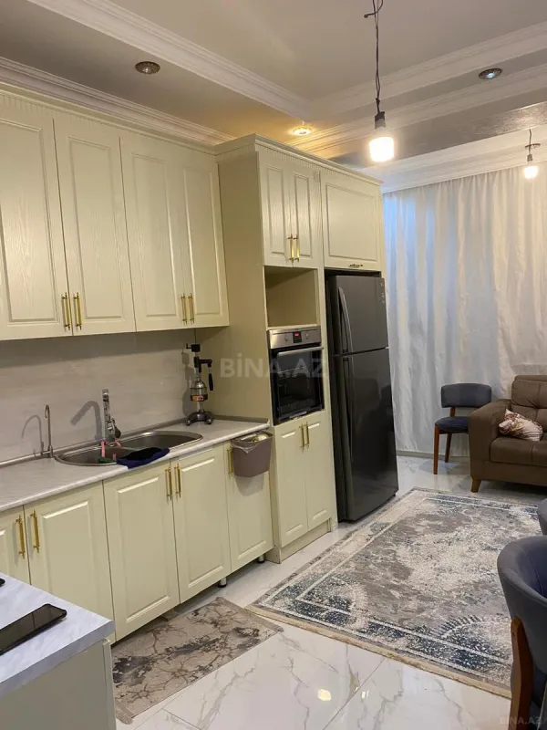 Satılır 3 otaqlı mənzil 122 m²