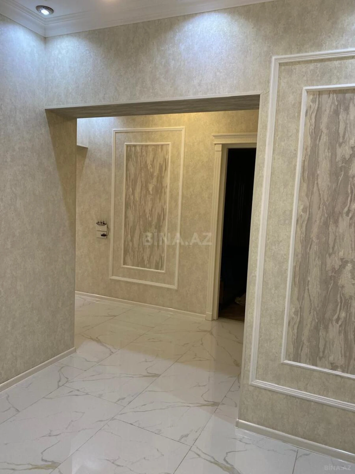 Satılır 3 otaqlı mənzil 122 m²