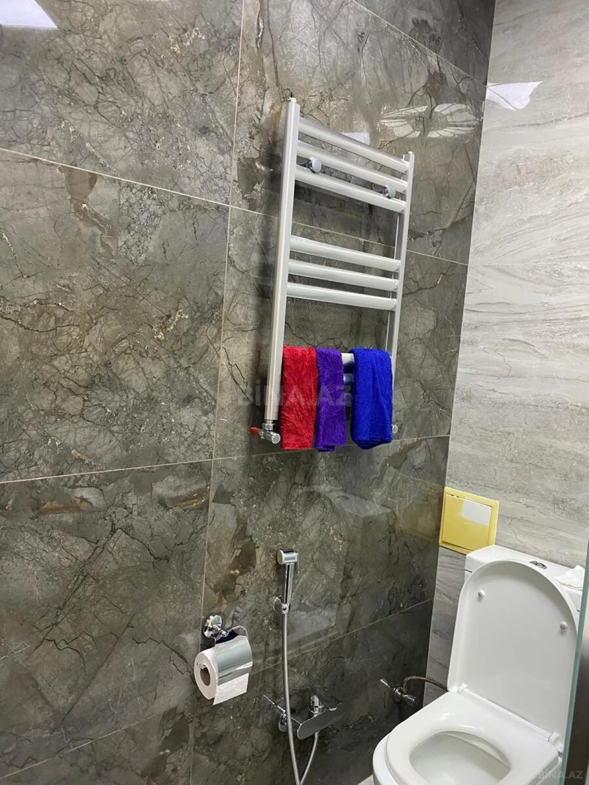 Satılır 3 otaqlı mənzil 122 m²