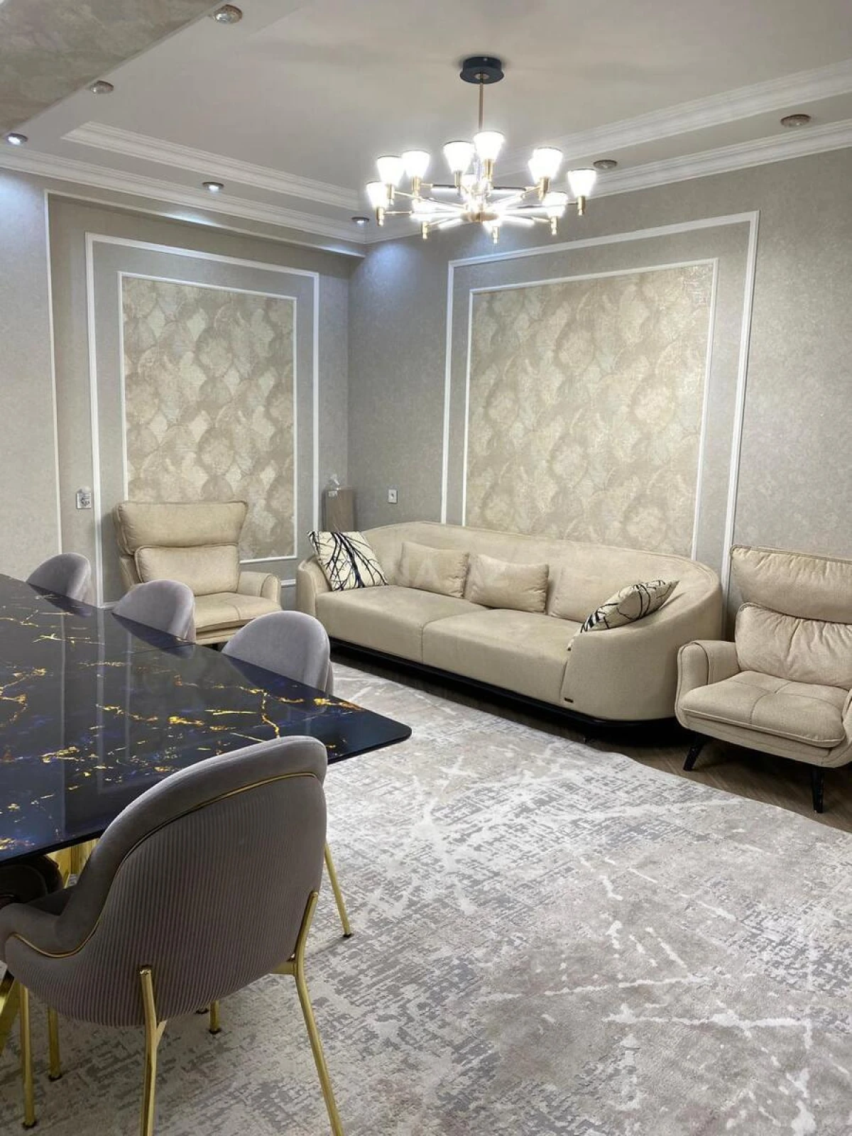 Satılır 3 otaqlı mənzil 122 m²