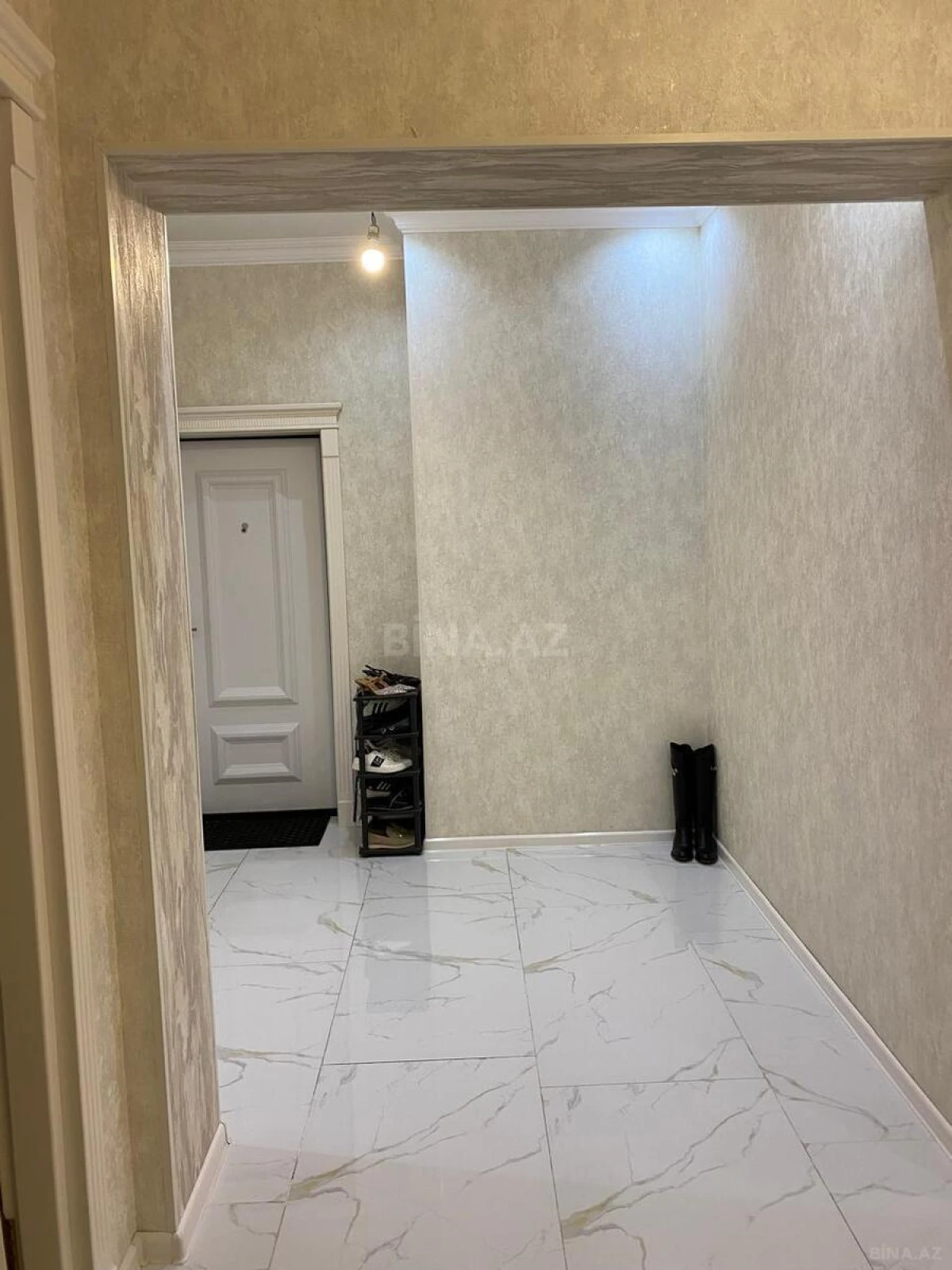 Satılır 3 otaqlı mənzil 122 m²