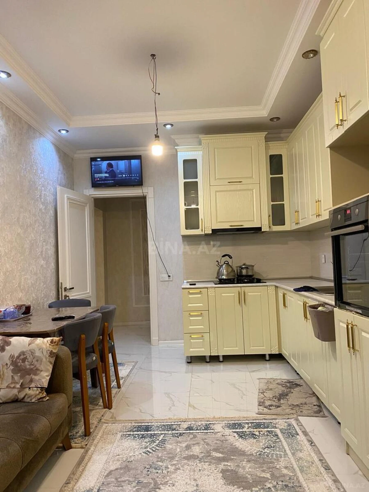 Satılır 3 otaqlı mənzil 122 m²