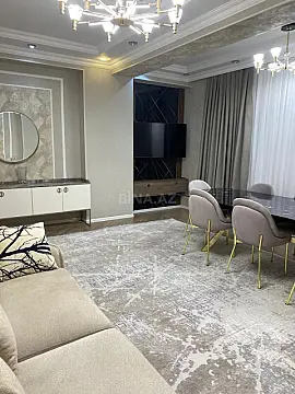 Satılır 3 otaqlı mənzil 122 m²
