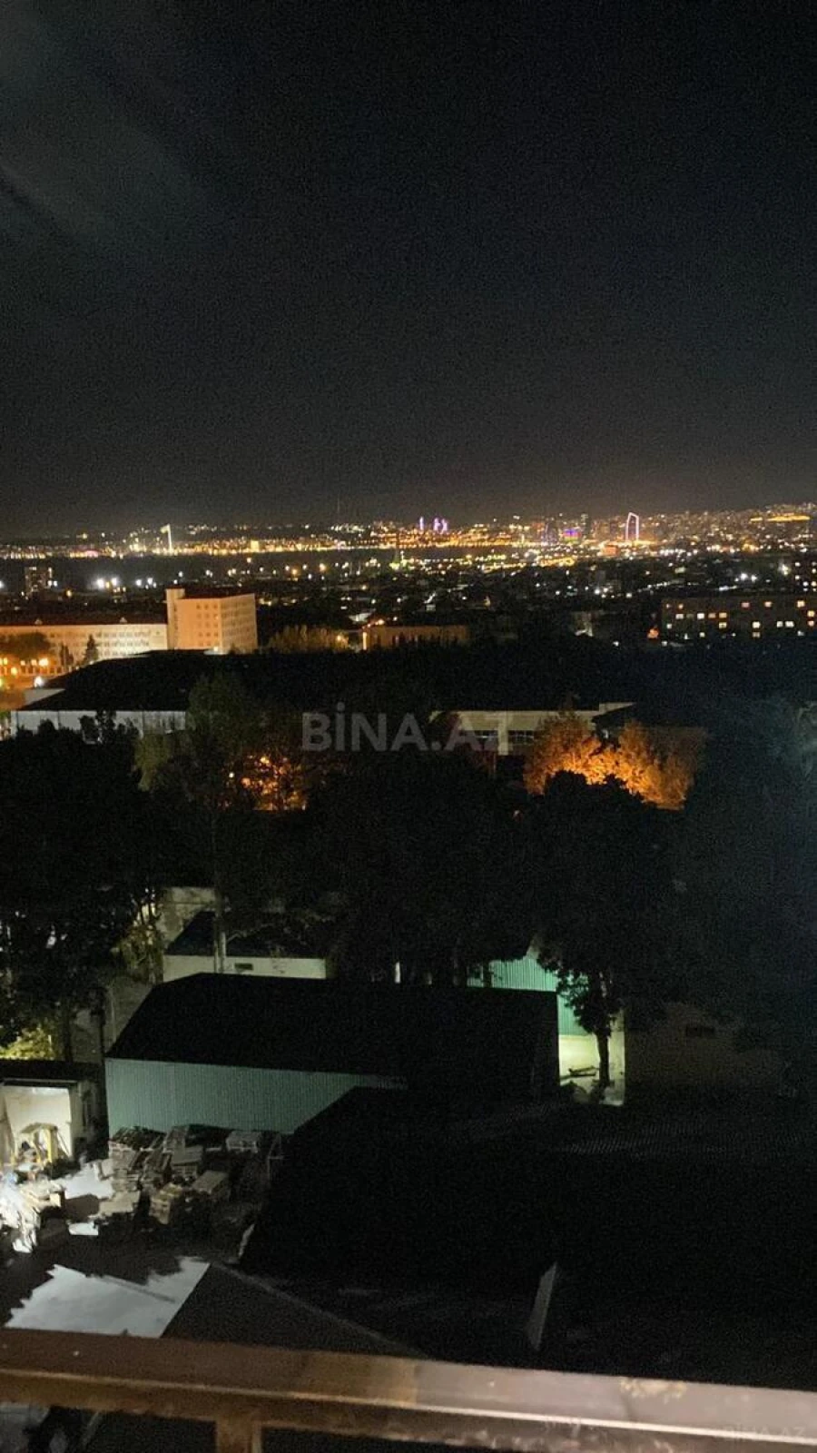 Satılır 3 otaqlı mənzil 122 m²