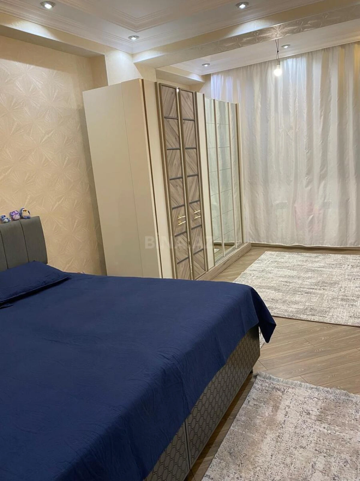 Satılır 3 otaqlı mənzil 122 m²