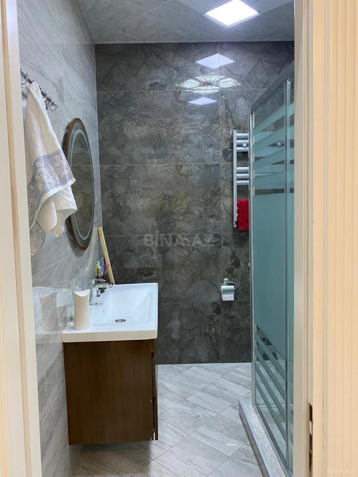 Satılır 3 otaqlı mənzil 122 m²
