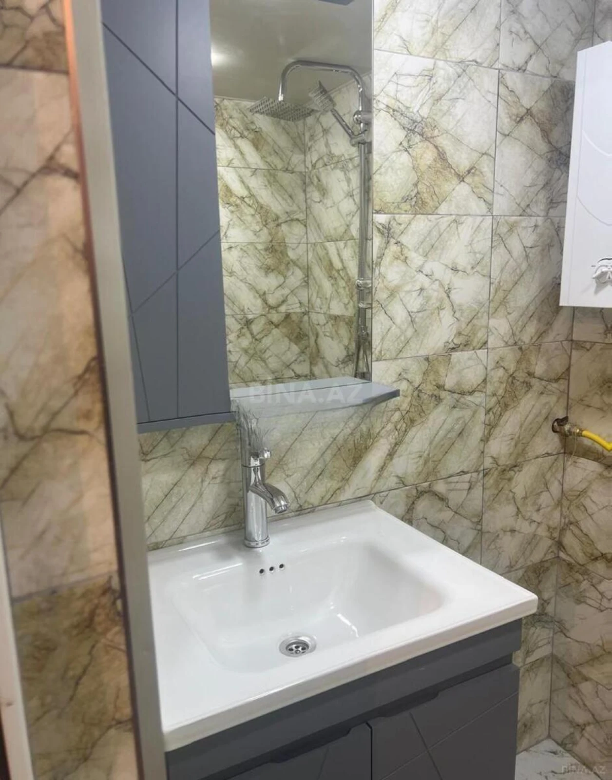 Satılır 4 otaqlı mənzil 73 m²