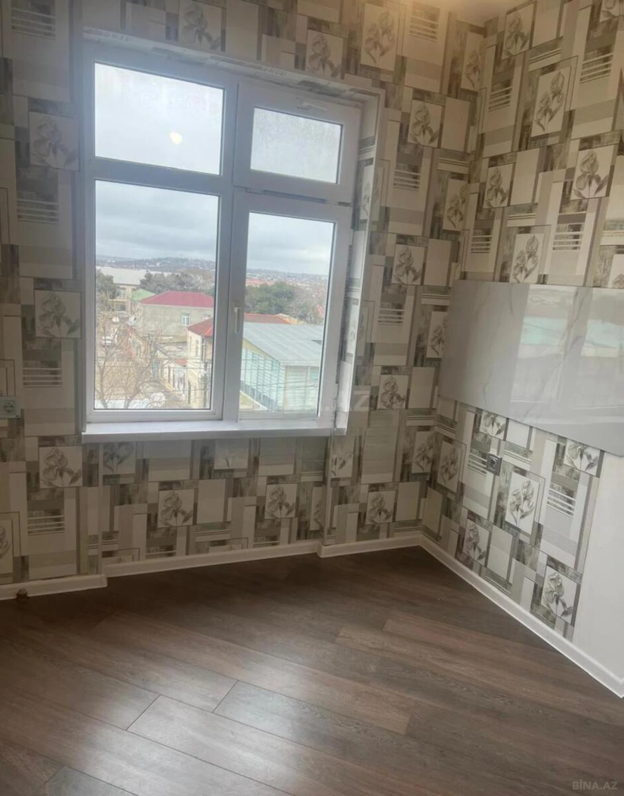 Satılır 4 otaqlı mənzil 73 m²