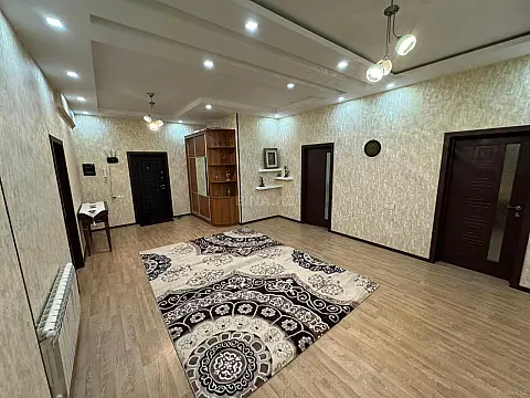Kirayə verilir 3 otaqlı mənzil 156 m²