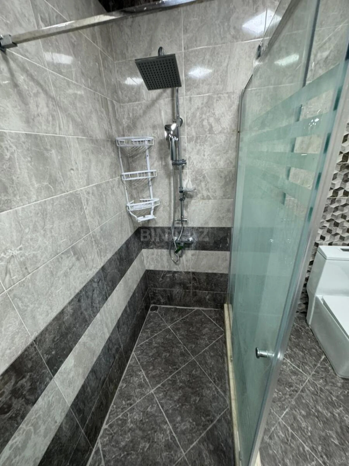 Kirayə verilir 3 otaqlı mənzil 156 m²