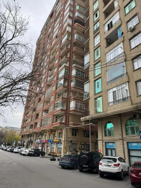 Kirayə verilir 3 otaqlı mənzil 156 m²
