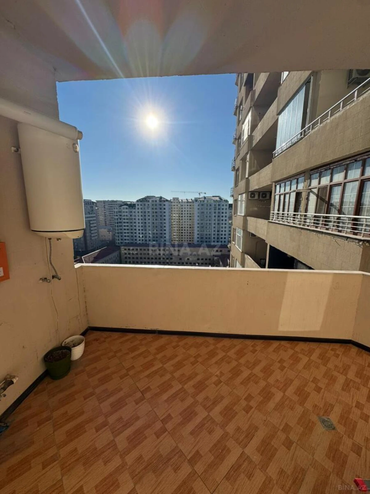 Kirayə verilir 3 otaqlı mənzil 156 m²