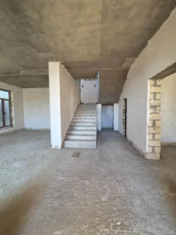 Satılır 6 otaqlı həyət evi 366 m²