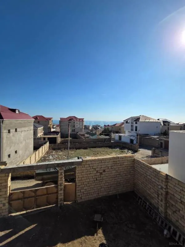 Satılır 6 otaqlı həyət evi 366 m²