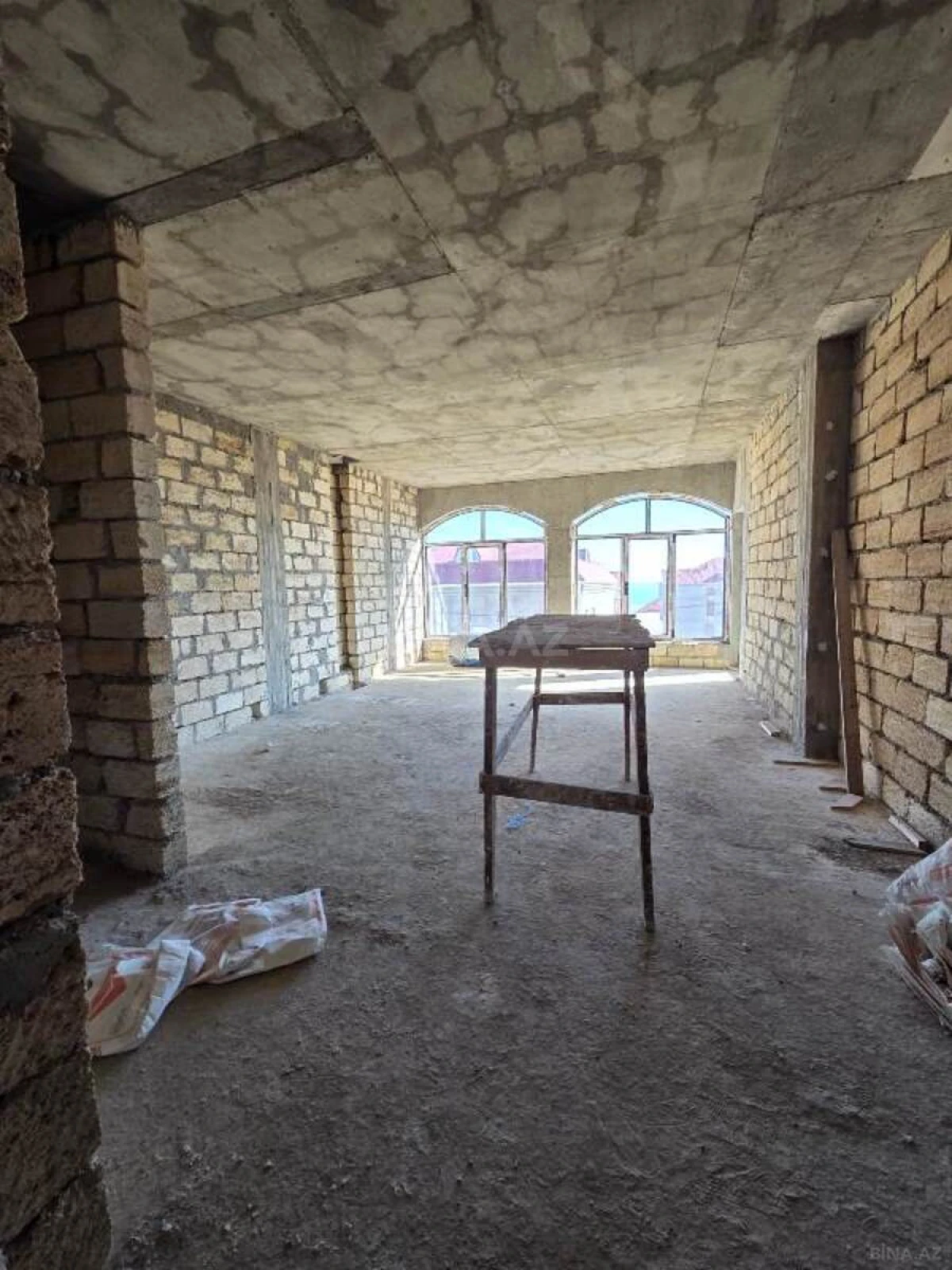 Satılır 6 otaqlı həyət evi 366 m²