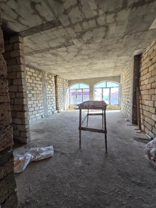 Satılır 6 otaqlı həyət evi 366 m²
