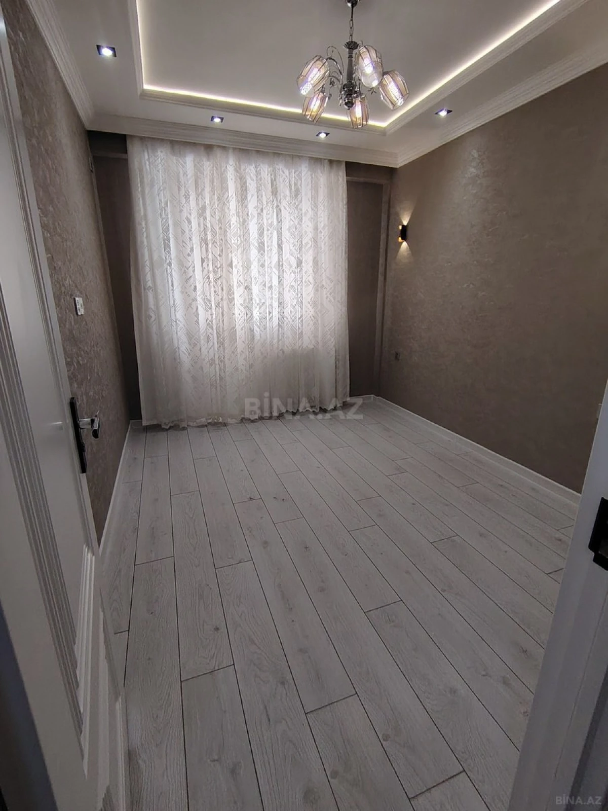 Satılır 3 otaqlı mənzil 116 m²