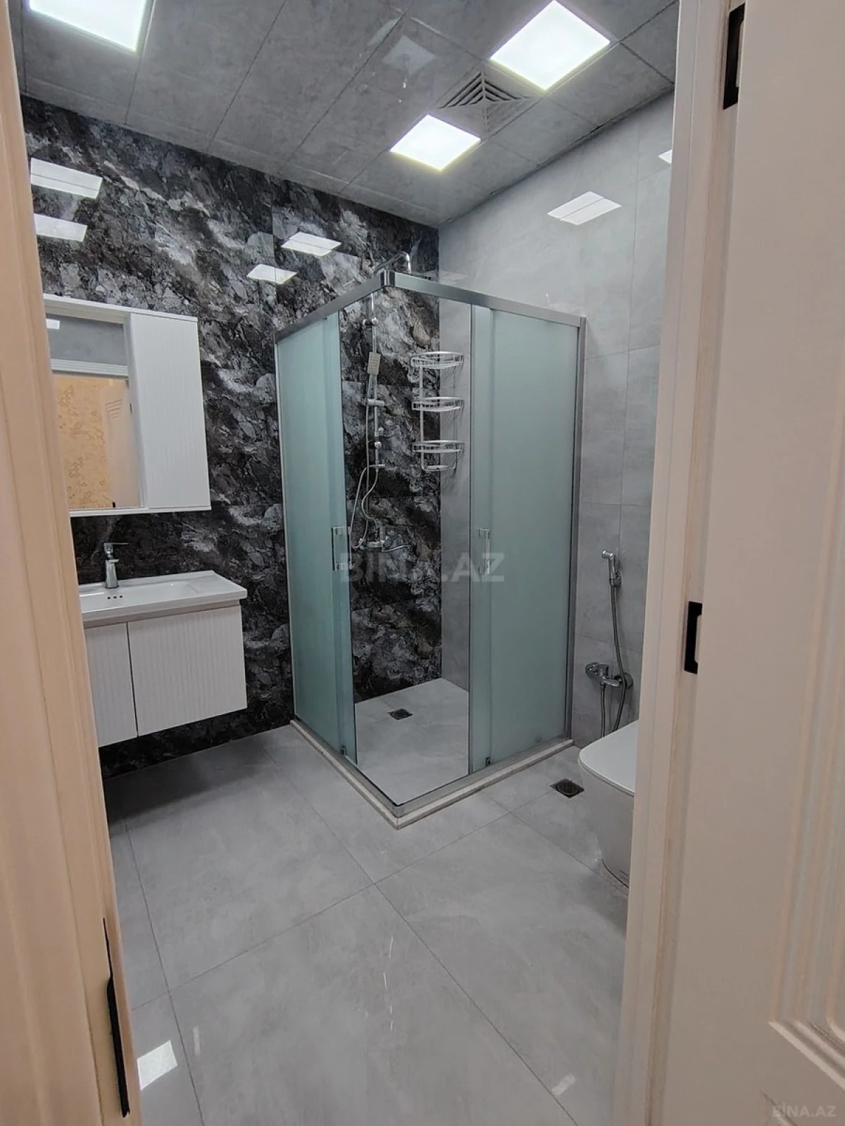 Satılır 3 otaqlı mənzil 116 m²