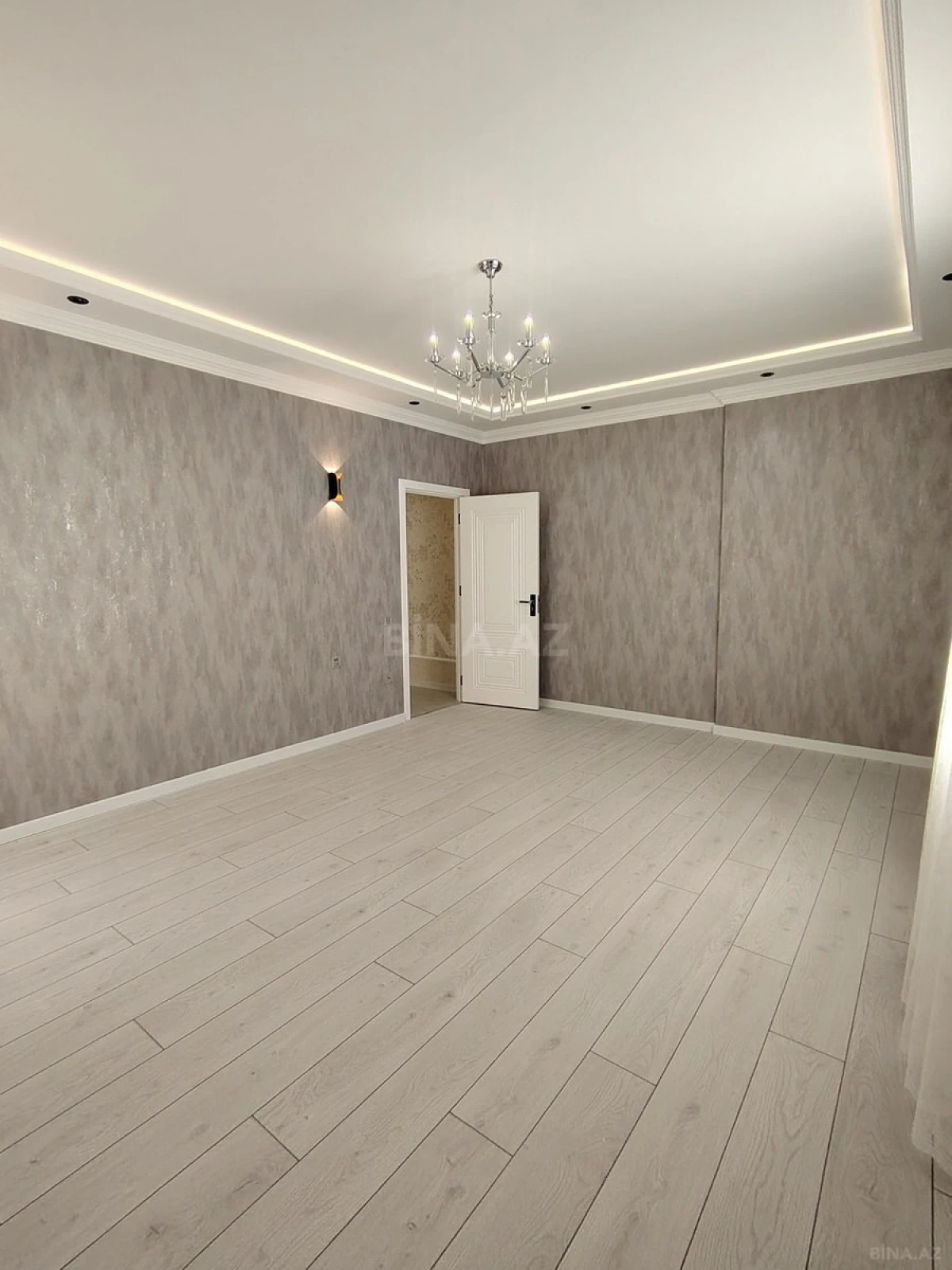 Satılır 3 otaqlı mənzil 116 m²