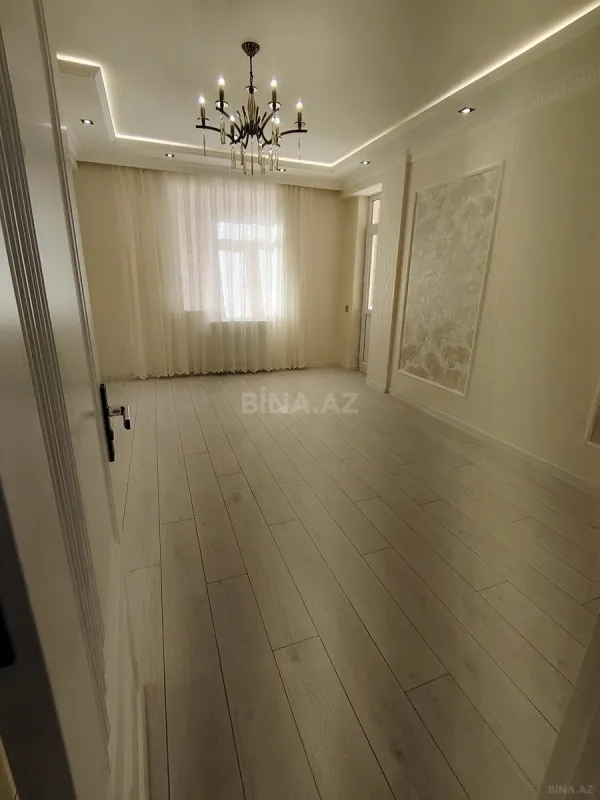 Satılır 3 otaqlı mənzil 116 m²