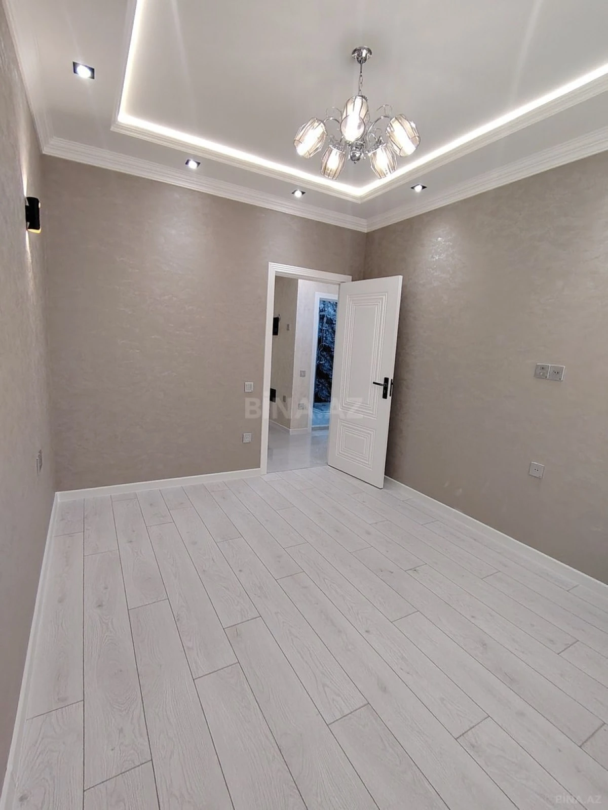 Satılır 3 otaqlı mənzil 116 m²