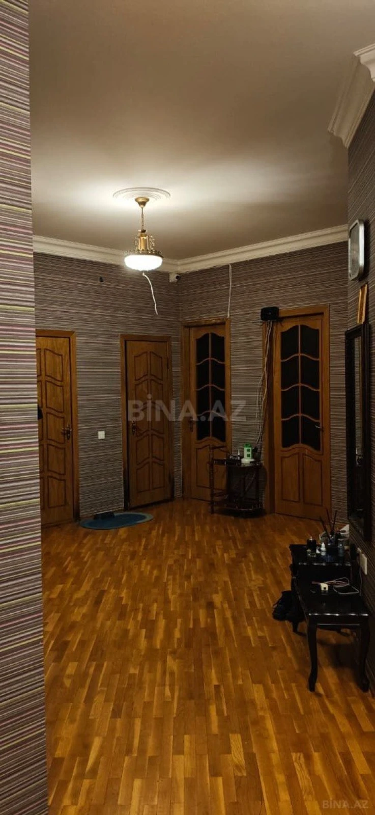Kirayə verilir 3 otaqlı mənzil 155 m²