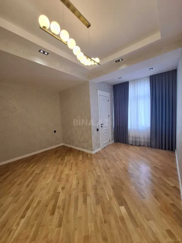 Satılır 3 otaqlı mənzil 118 m²
