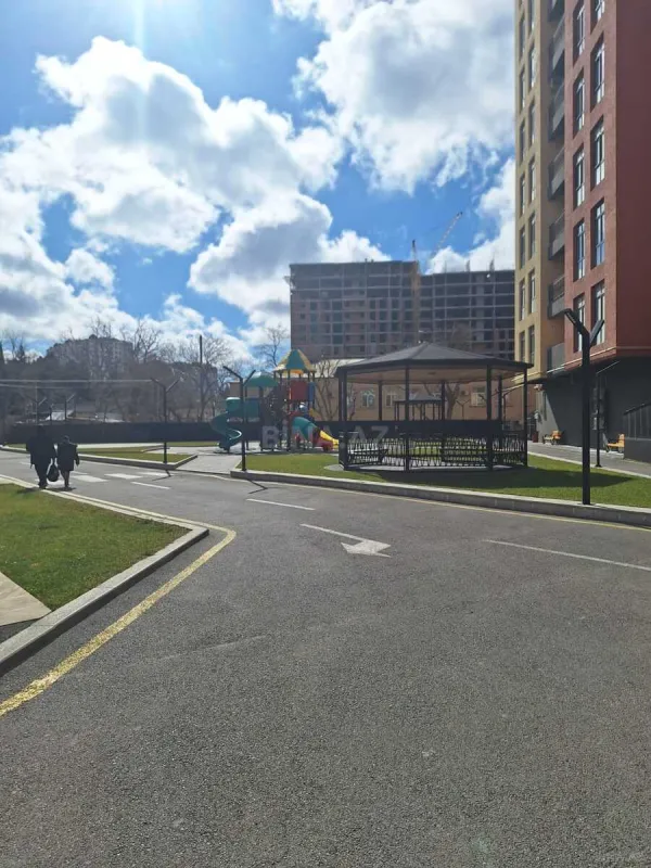 Satılır 3 otaqlı mənzil 118 m²