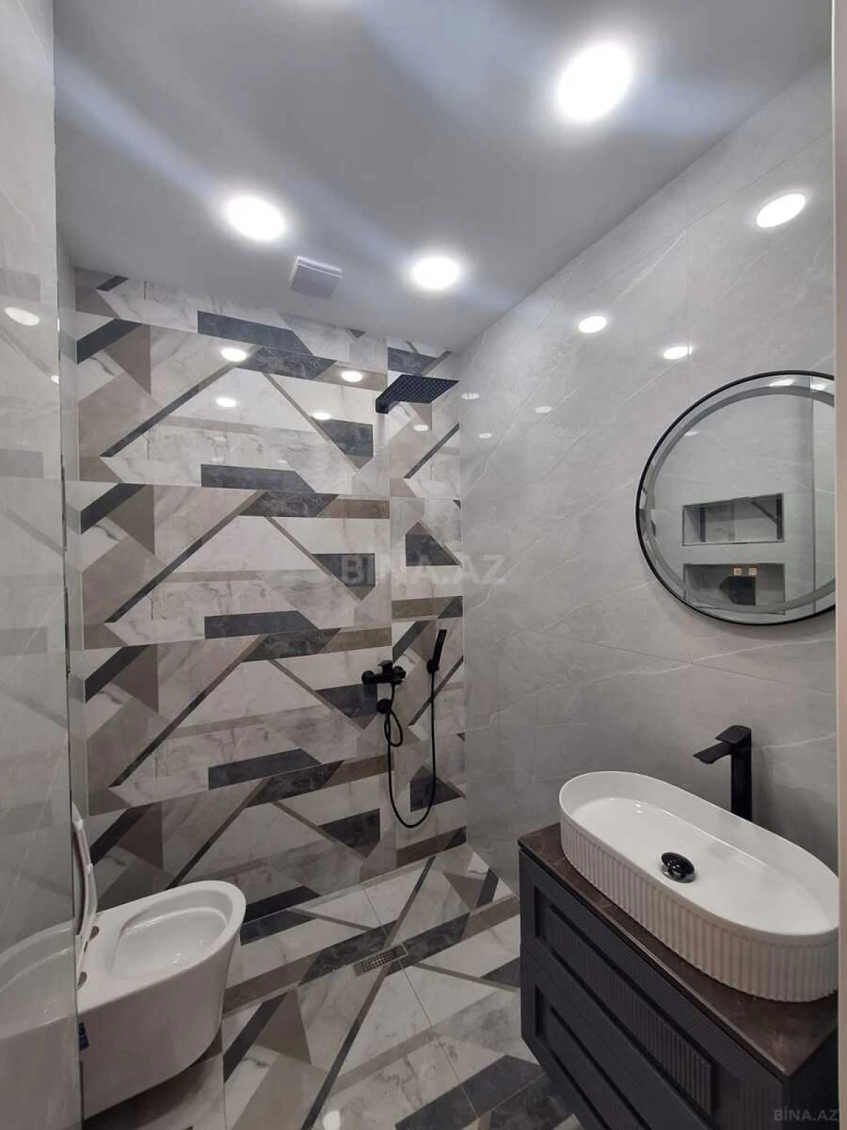 Satılır 3 otaqlı mənzil 118 m²