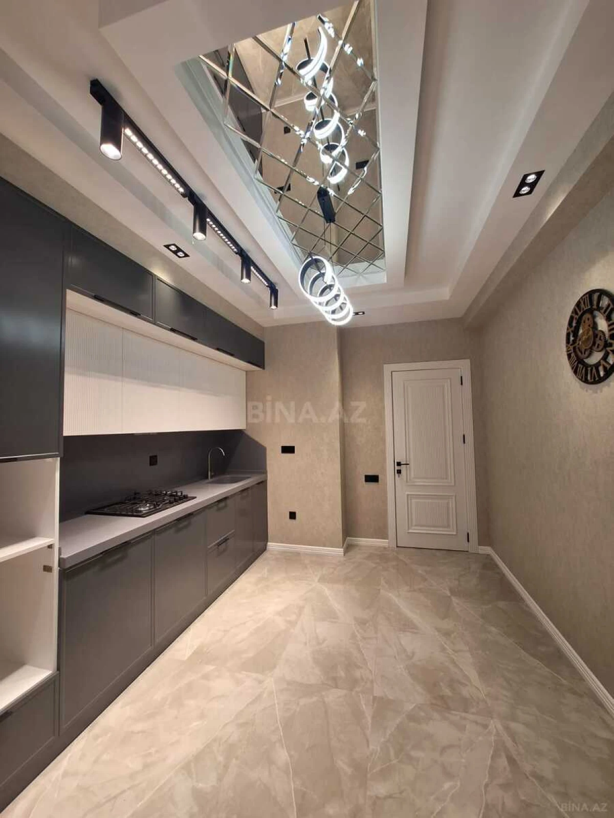 Satılır 3 otaqlı mənzil 118 m²