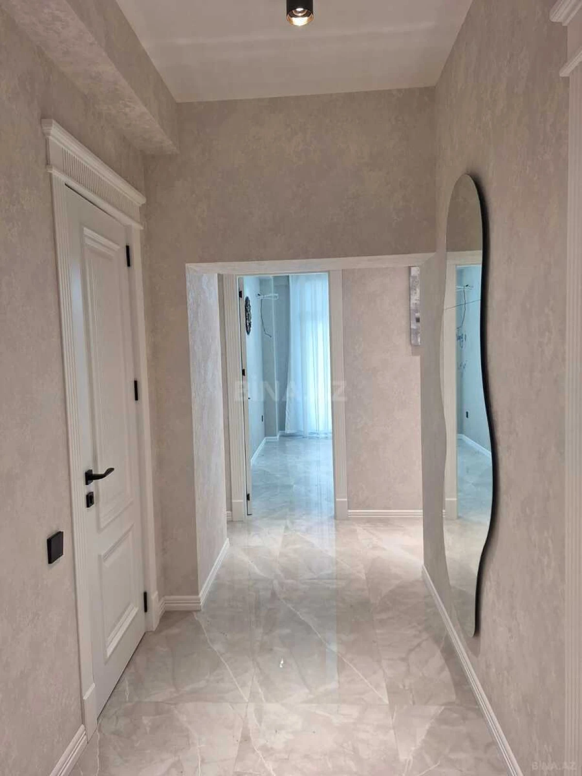 Satılır 3 otaqlı mənzil 118 m²