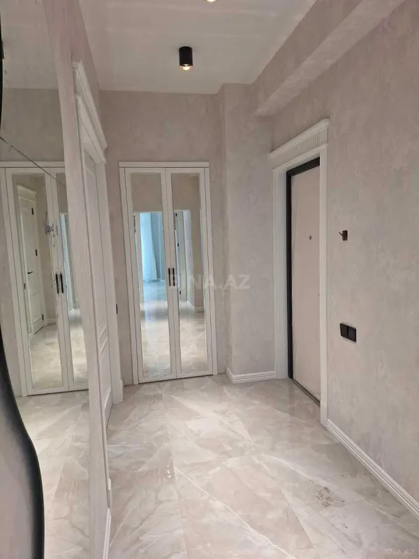 Satılır 3 otaqlı mənzil 118 m²