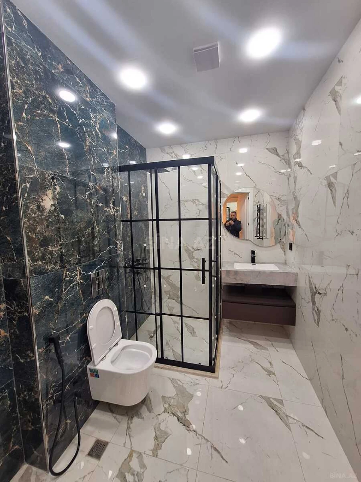 Satılır 3 otaqlı mənzil 118 m²