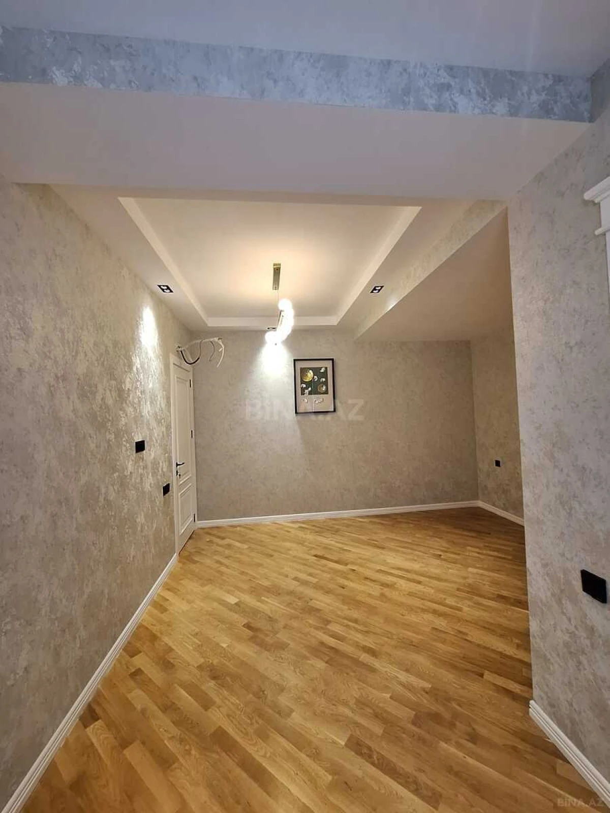 Satılır 3 otaqlı mənzil 118 m²