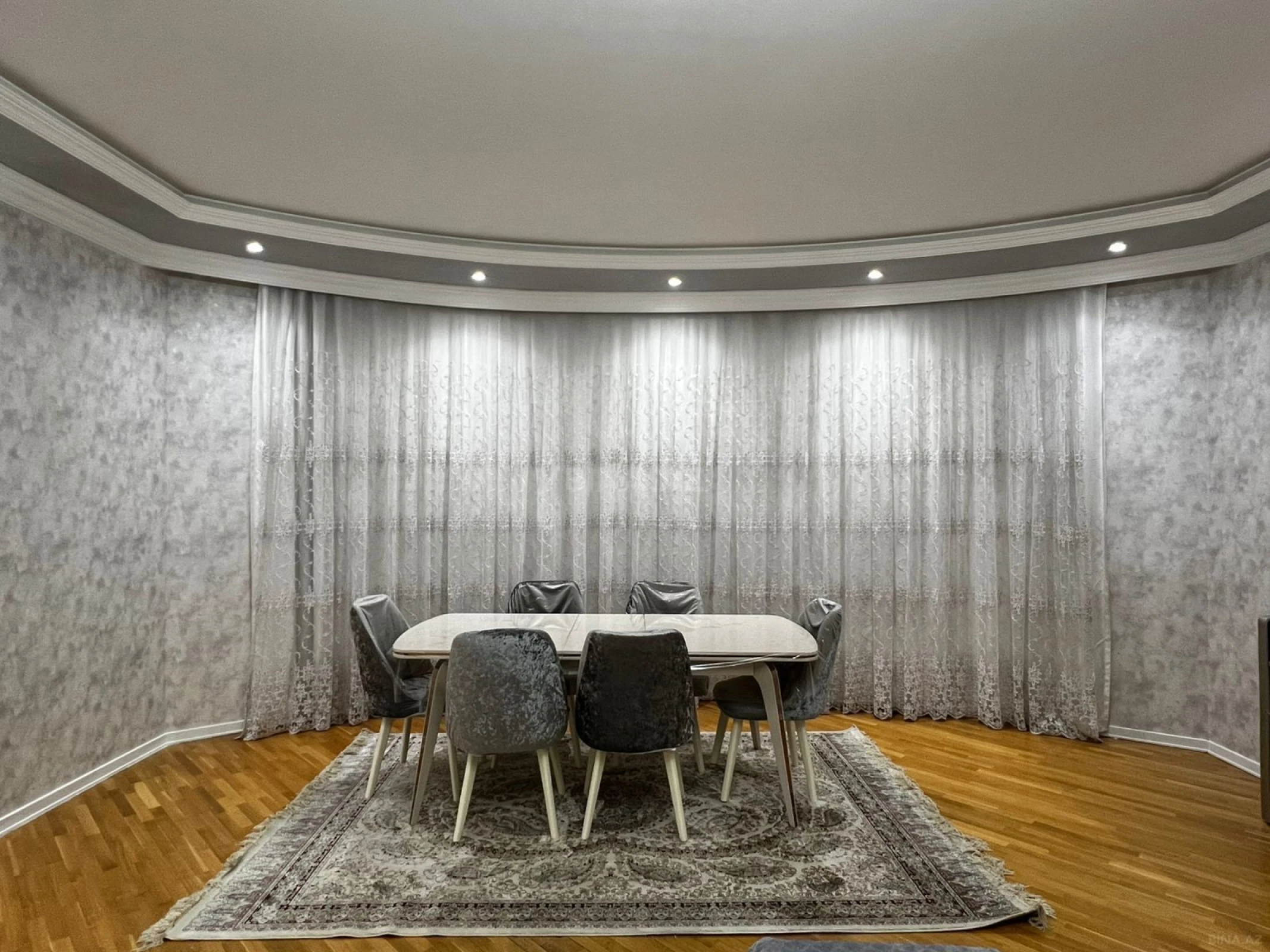 Kirayə verilir 3 otaqlı mənzil 145 m²