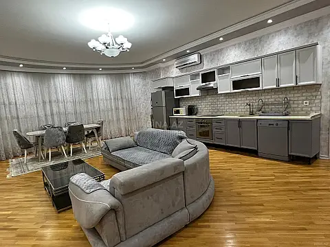 Kirayə verilir 3 otaqlı mənzil 145 m²
