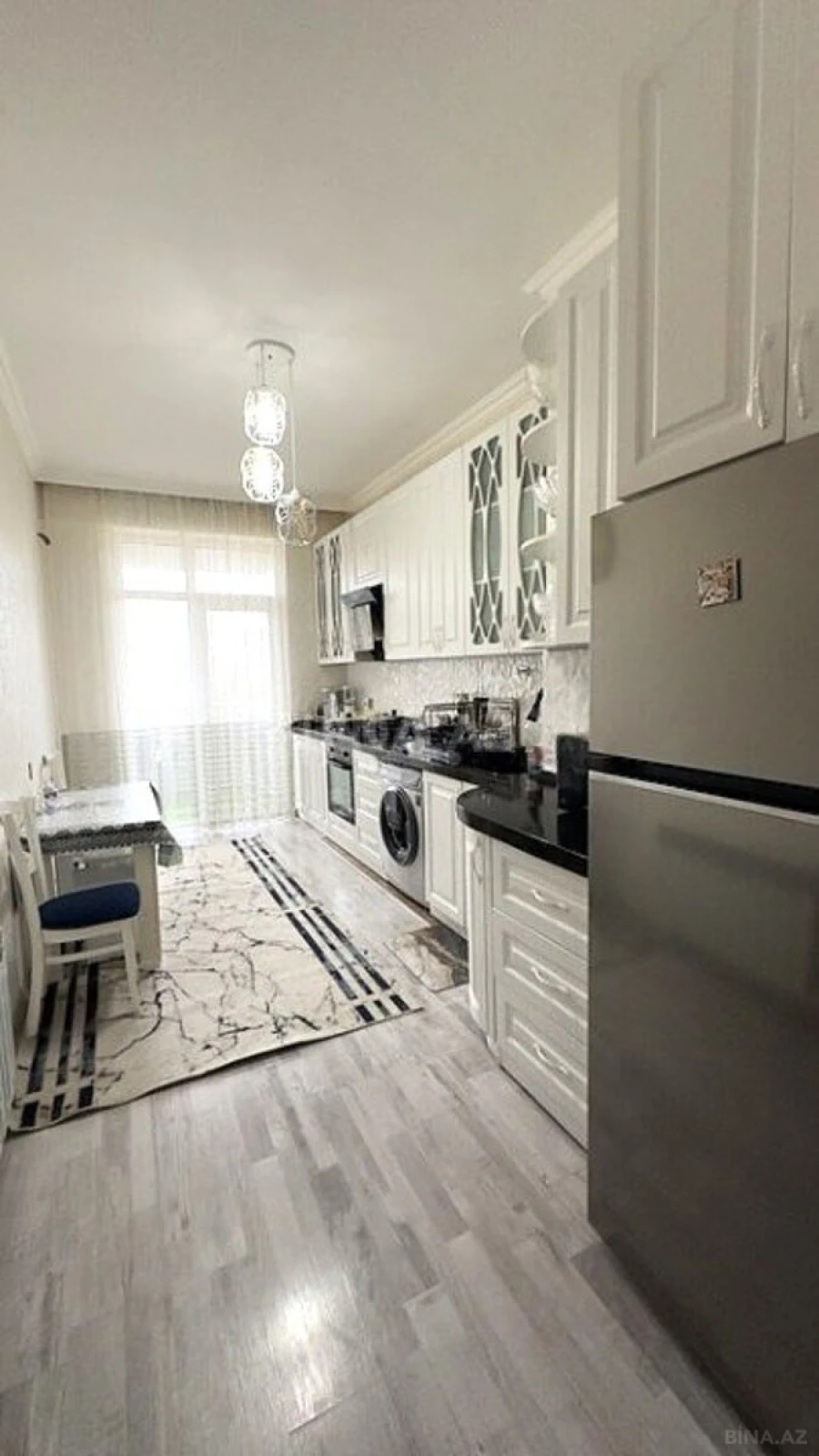 Satılır 3 otaqlı mənzil 130 m²