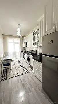 Satılır 3 otaqlı mənzil 130 m²
