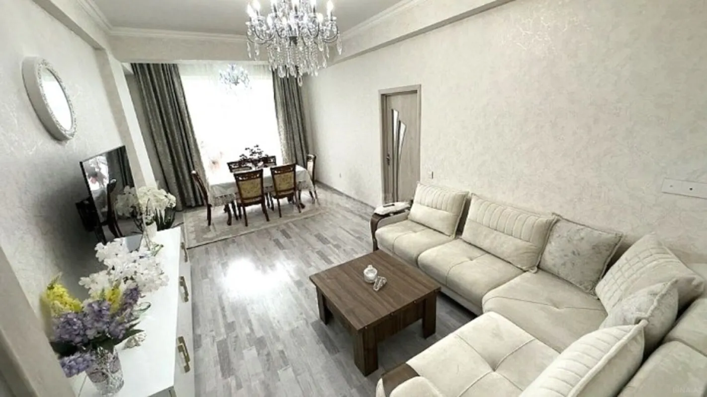 Satılır 3 otaqlı mənzil 130 m²