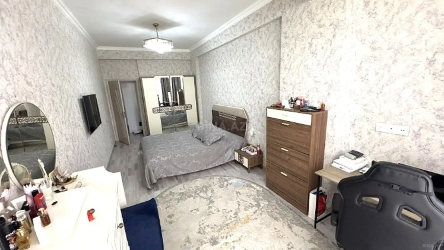 Satılır 3 otaqlı mənzil 130 m²