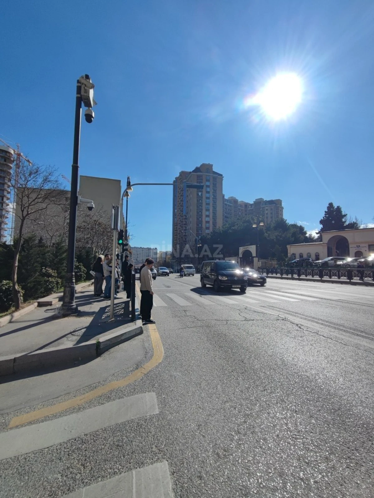 Satılır 5 otaqlı mənzil 215 m²