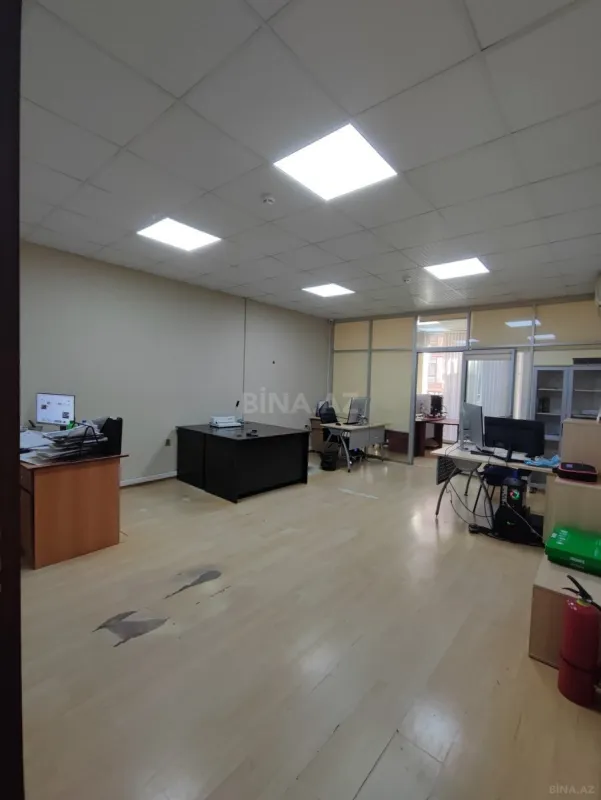 Satılır 5 otaqlı mənzil 215 m²