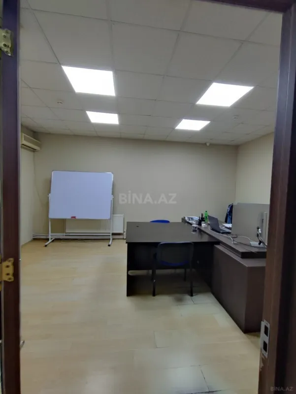 Satılır 5 otaqlı mənzil 215 m²